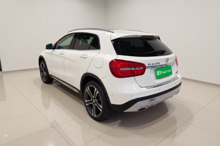 Used Mercedes-Benz GLA 2015 GLA 220 4MATIC Fashion Model Exterior 3