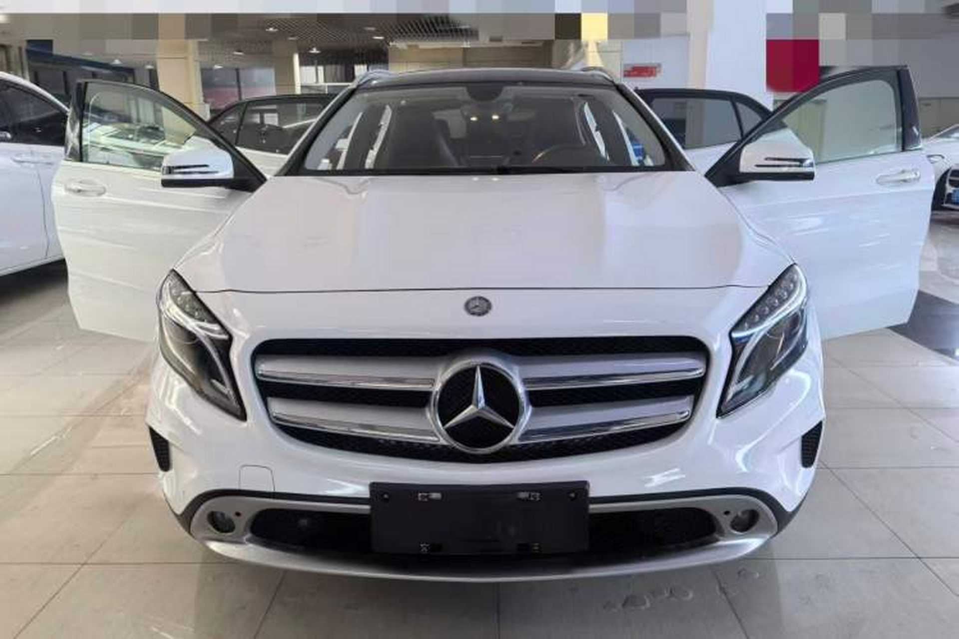Used Mercedes-Benz GLA 2015 GLA 220 4MATIC Luxury Model Exterior 3