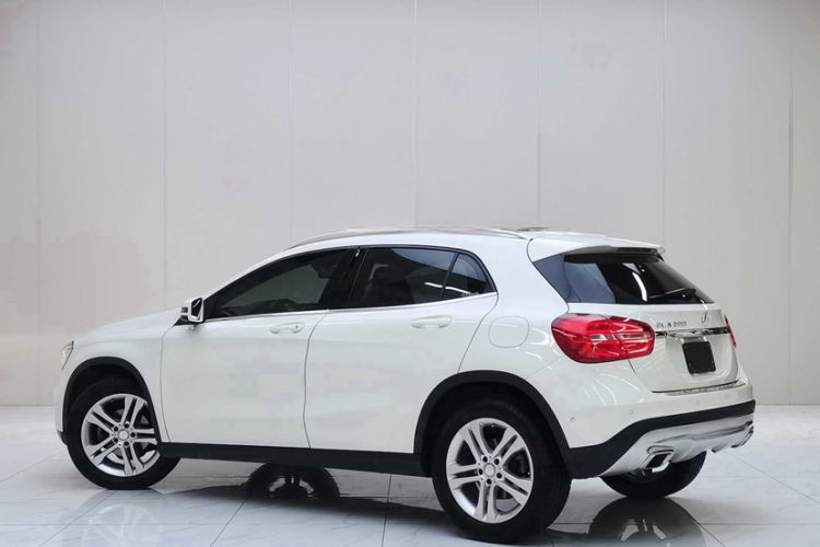 Used Mercedes-Benz GLA 2015 GLA 200 Exterior 4