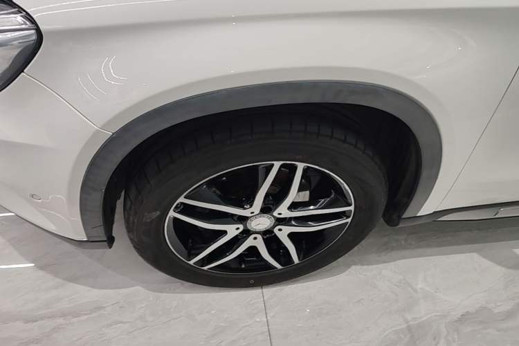 Used Mercedes-Benz GLA 2015 GLA 200 Fashion Model Exterior 4