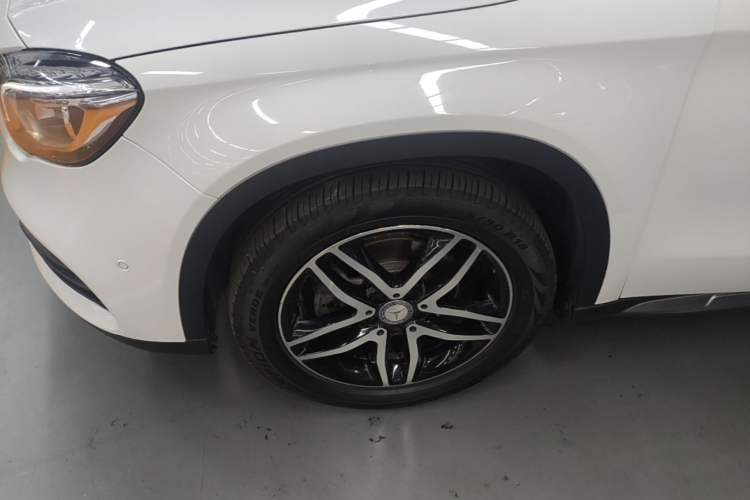 Used Mercedes-Benz GLA 2015 GLA 220 4MATIC Fashion Model Exterior 4