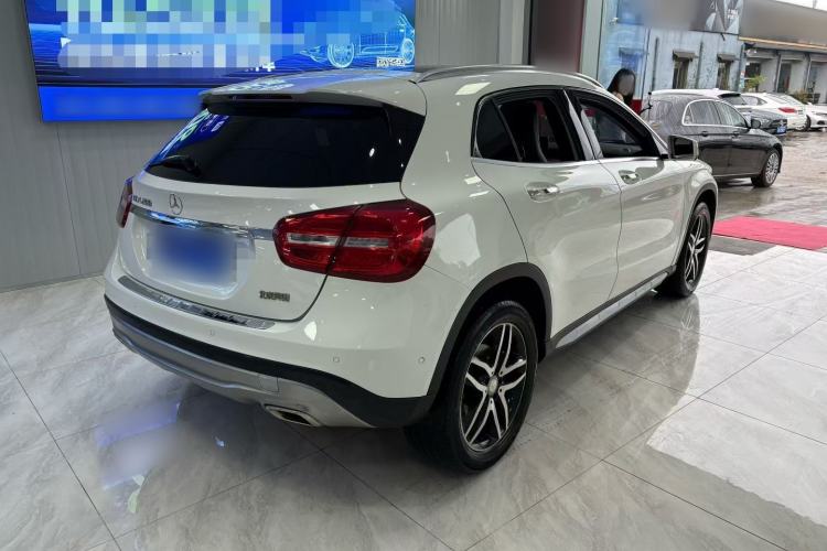 Used Mercedes-Benz GLA 2015 GLA 200 Fashion Model Exterior 4