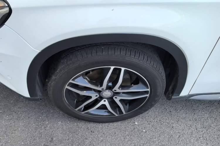 Used Mercedes-Benz GLA 2015 GLA 200 Fashion Model Exterior 4
