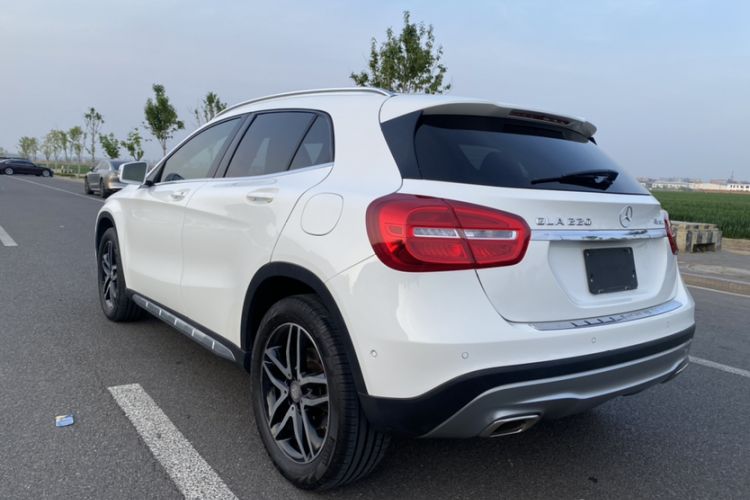 Used Mercedes-Benz GLA 2015 GLA 220 4MATIC Fashion Model Exterior 4