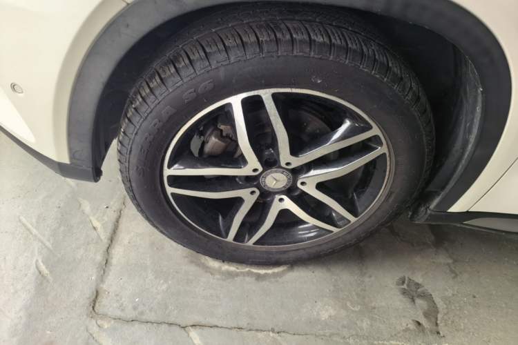 Used Mercedes-Benz GLA 2015 GLA 200 Fashion Model Exterior 4