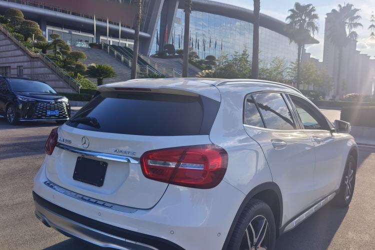 Used Mercedes-Benz GLA 2015 GLA 200 Fashion Model Exterior 4