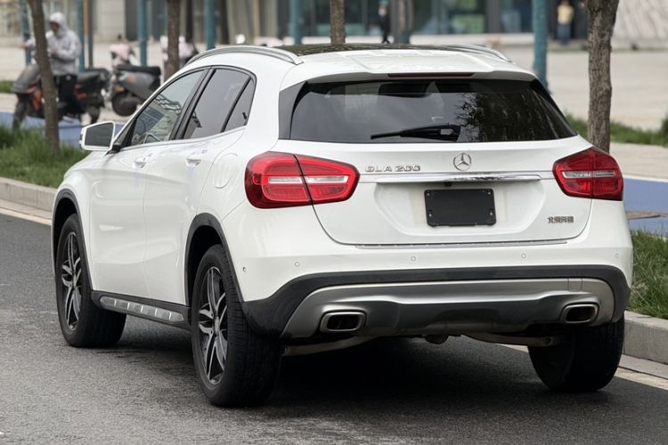 Used Mercedes-Benz GLA 2015 GLA 200 Fashion Model Exterior 4