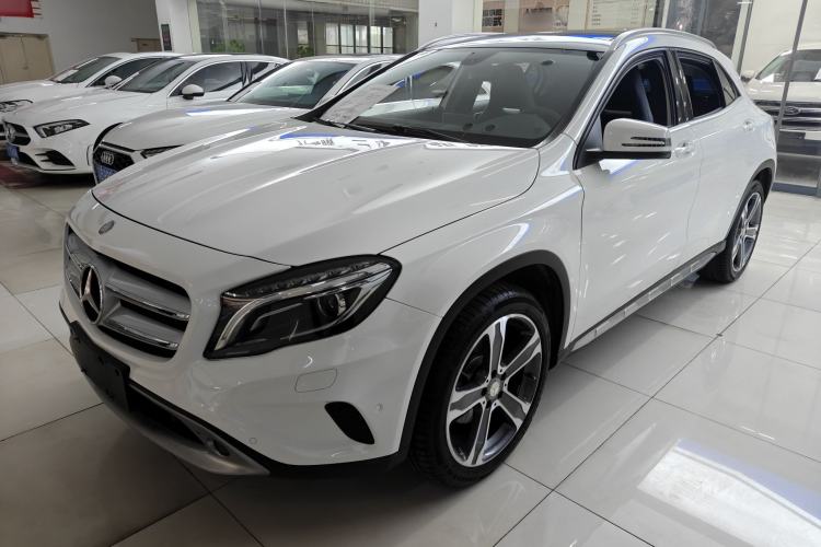 Used Mercedes-Benz GLA 2015 GLA 220 4MATIC Luxury Model Exterior 4