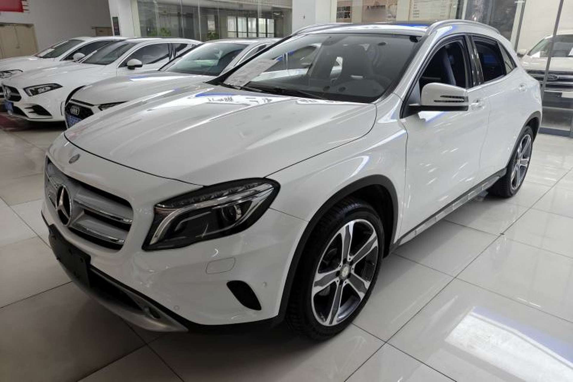 Used Mercedes-Benz GLA 2015 GLA 220 4MATIC Luxury Model Exterior 4