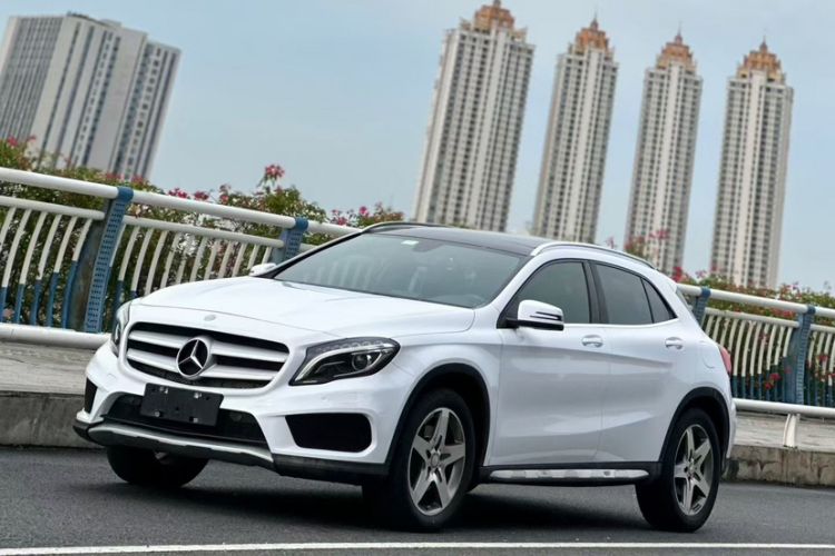 Used Mercedes-Benz GLA 2015 GLA 260 4MATIC Exterior 5