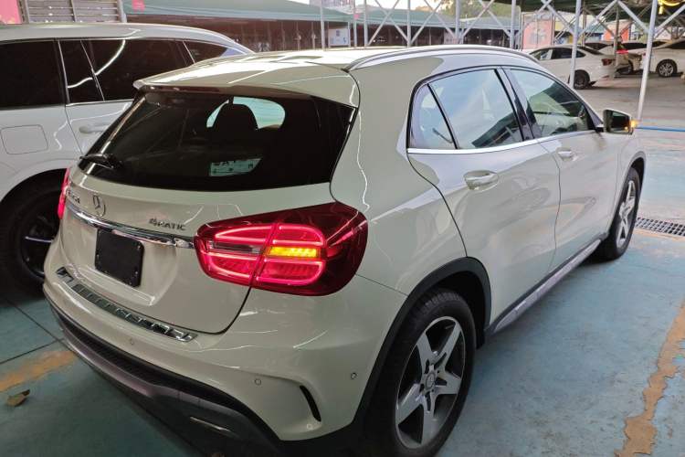 Used Mercedes-Benz GLA 2015 GLA 260 4MATIC Exterior 5
