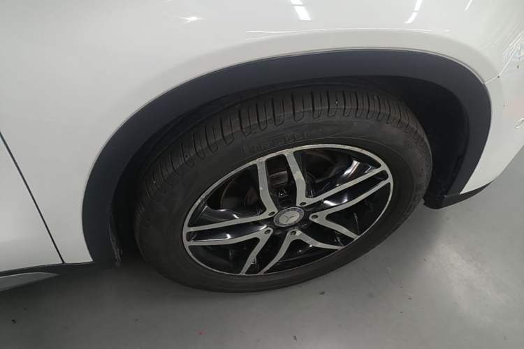 Used Mercedes-Benz GLA 2015 GLA 220 4MATIC Fashion Model Exterior 5