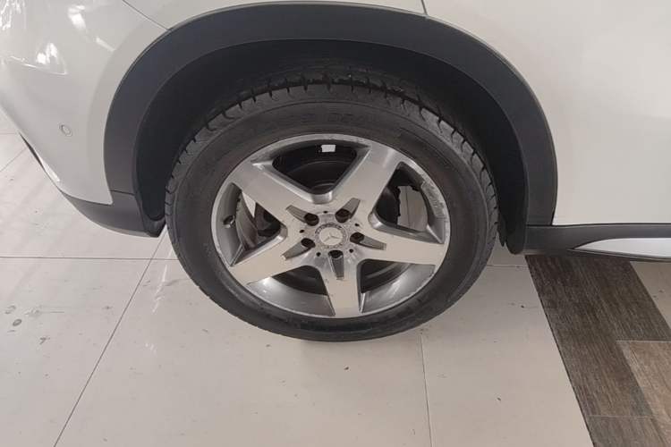 Used Mercedes-Benz GLA 2015 GLA 260 4MATIC Exterior 5