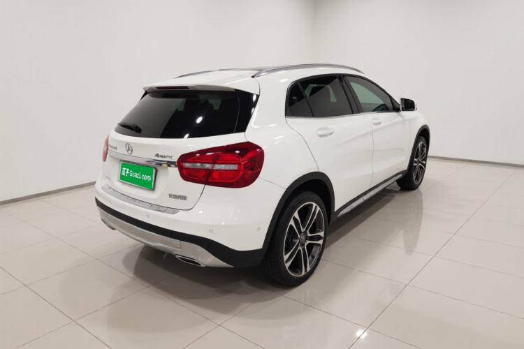 Used Mercedes-Benz GLA 2015 GLA 220 4MATIC Fashion Model Exterior 5