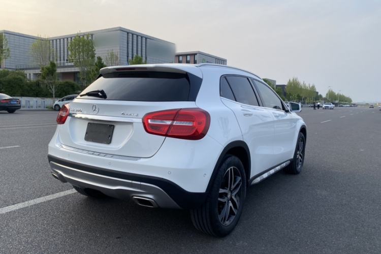Used Mercedes-Benz GLA 2015 GLA 220 4MATIC Fashion Model Exterior 5