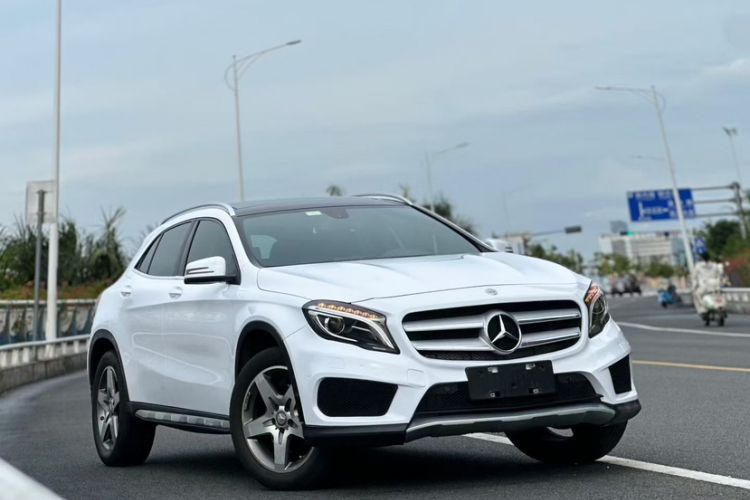 Used Mercedes-Benz GLA 2015 GLA 260 4MATIC Exterior 6