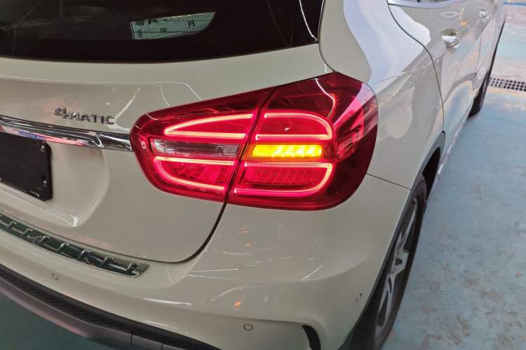 Used Mercedes-Benz GLA 2015 GLA 260 4MATIC Exterior 6