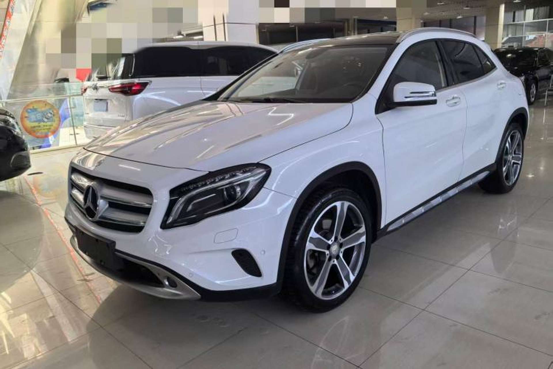 Used Mercedes-Benz GLA 2015 GLA 220 4MATIC Luxury Model Front Left 45 Deg