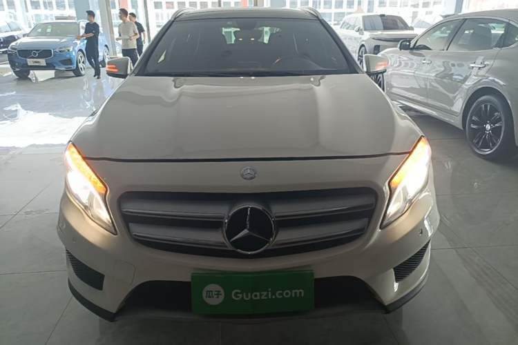 Used Mercedes-Benz GLA 2015 GLA 260 4MATIC Front