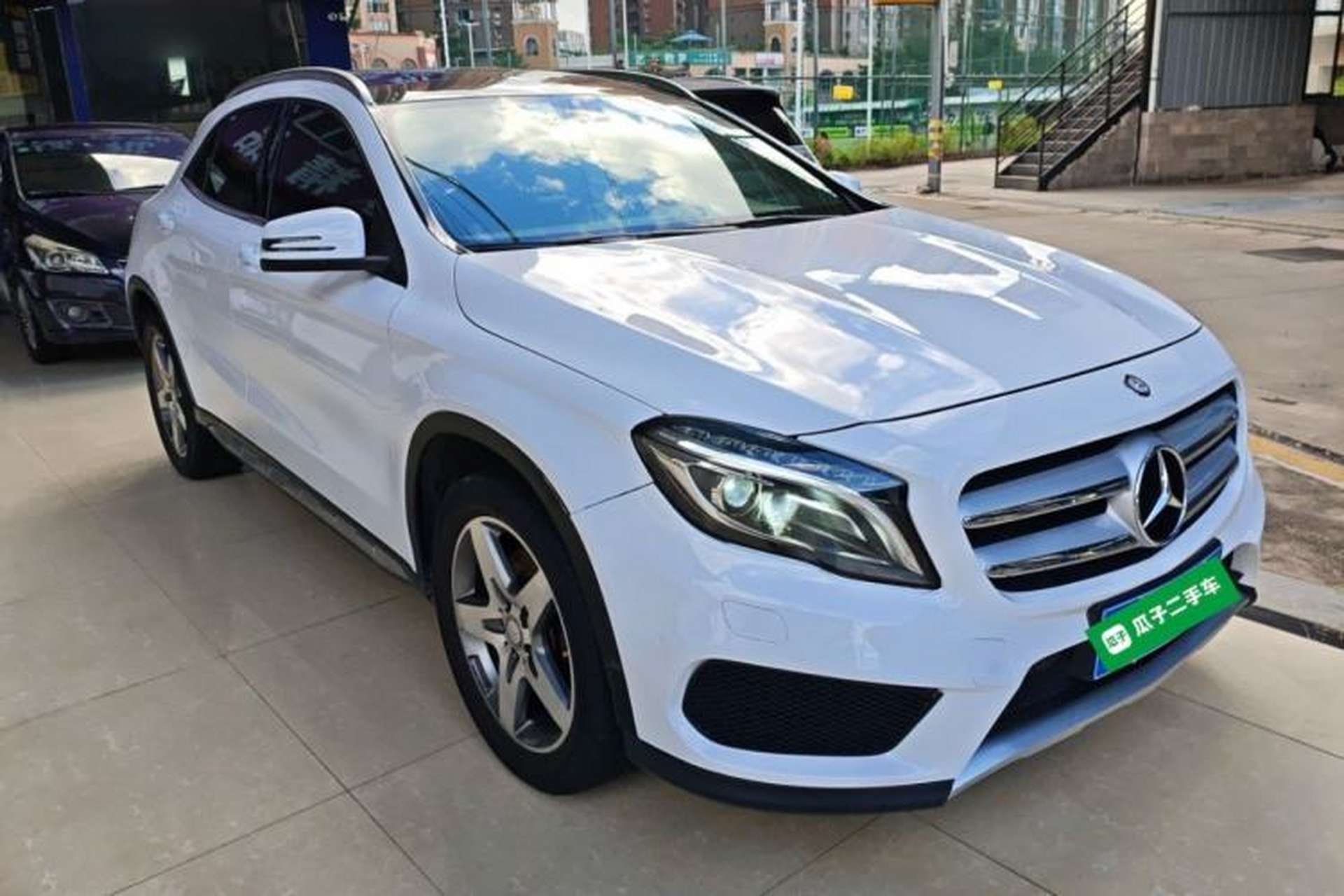 Used Mercedes-Benz GLA 2015 GLA 260 4MATIC Front Right 45 Deg