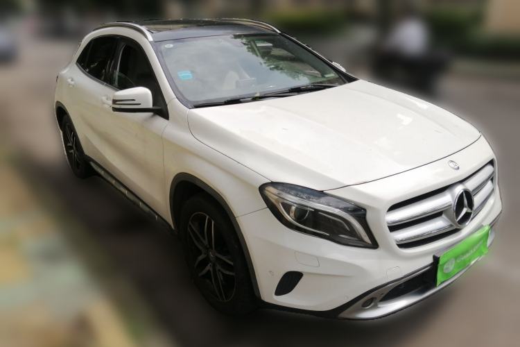 Used Mercedes-Benz GLA 2015 GLA 200 Fashion Model Front Right 45 Deg
