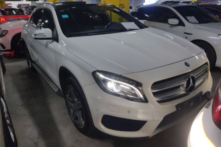 Used Mercedes-Benz GLA 2015 GLA 260 4MATIC Sport Edition Front Right 45 Deg