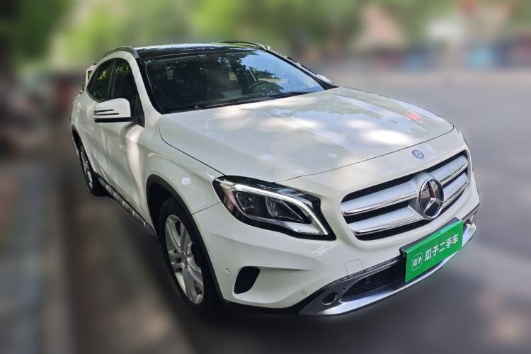 Used Mercedes-Benz GLA 2015 GLA 200 Sport Edition Front Right 45 Deg