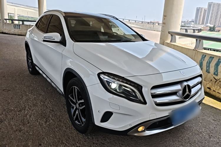 Used Mercedes-Benz GLA 2015 GLA 220 4MATIC Fashion Model Front Right 45 Deg