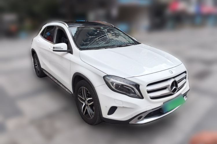 Used Mercedes-Benz GLA 2015 GLA 200 Fashion Model Front Right 45 Deg