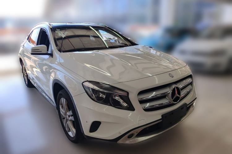 Used Mercedes-Benz GLA 2015 GLA 200 Sport Edition Front Right 45 Deg