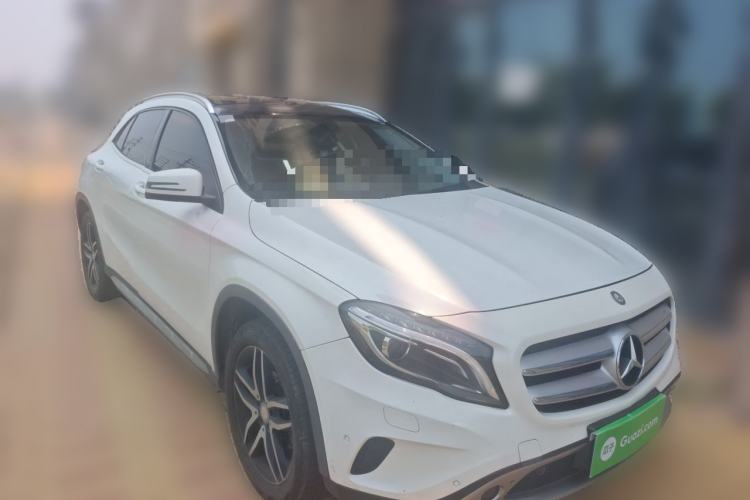 Used Mercedes-Benz GLA 2015 GLA 220 4MATIC Fashion Model Front Right 45 Deg