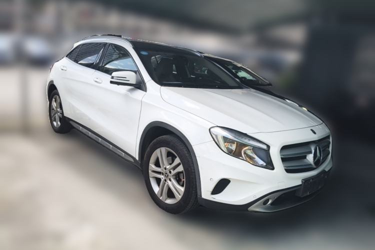 Used Mercedes-Benz GLA 2015 GLA 200 Sport Edition Front Right 45 Deg