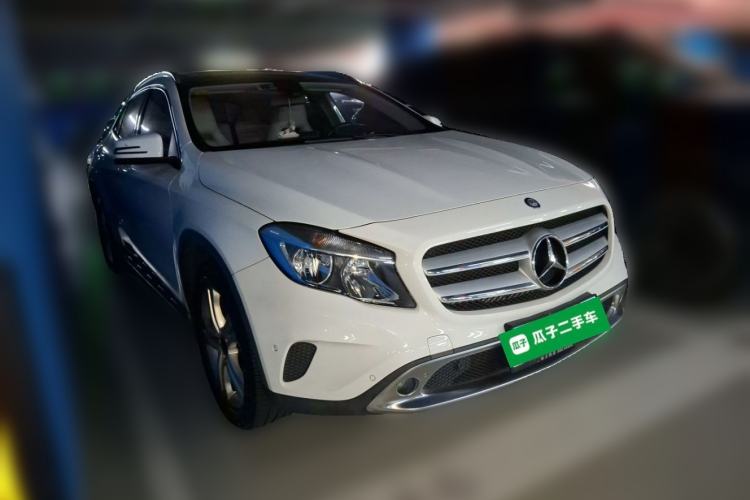 Used Mercedes-Benz GLA 2015 GLA 200 Sport Edition Front Right 45 Deg