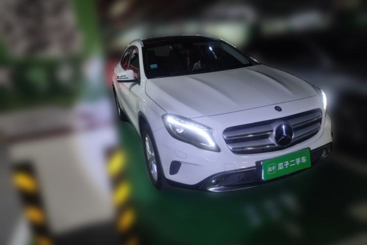 Used Mercedes-Benz GLA 2015 GLA 200 Front Right 45 Deg