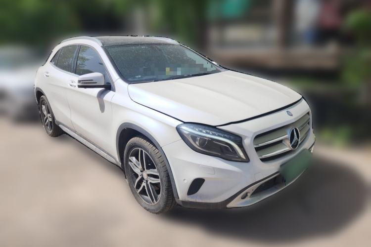 Used Mercedes-Benz GLA 2015 GLA 200 Fashion Model Front Right 45 Deg