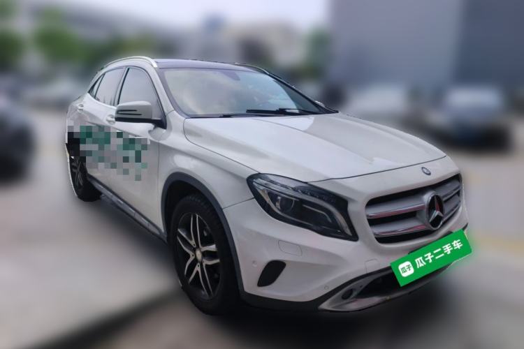 Used Mercedes-Benz GLA 2015 GLA 220 4MATIC Fashion Model Front Right 45 Deg