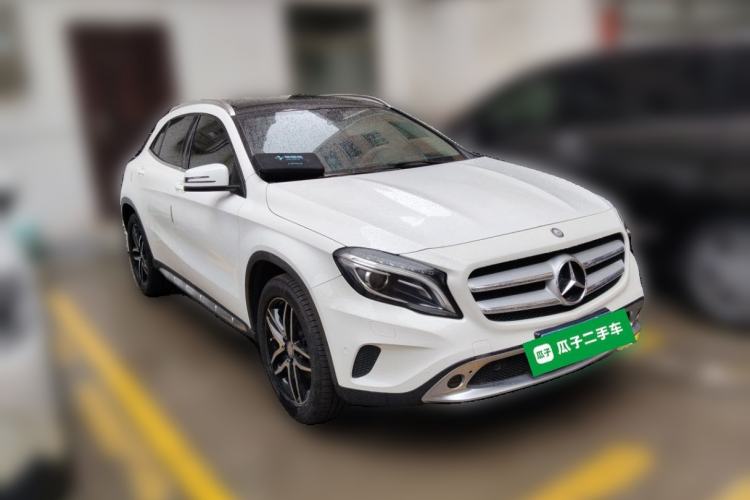 Used Mercedes-Benz GLA 2015 GLA 200 Fashion Model Front Right 45 Deg