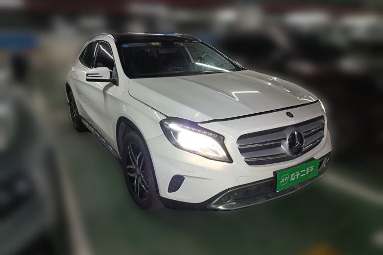 Used Mercedes-Benz GLA 2015 GLA 200 Fashion Model Front Right 45 Deg
