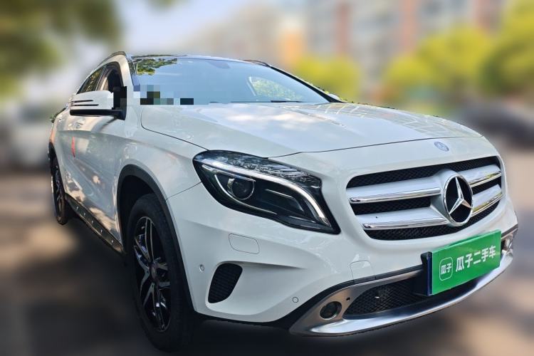 Used Mercedes-Benz GLA 2015 GLA 220 4MATIC Fashion Model Front Right 45 Deg
