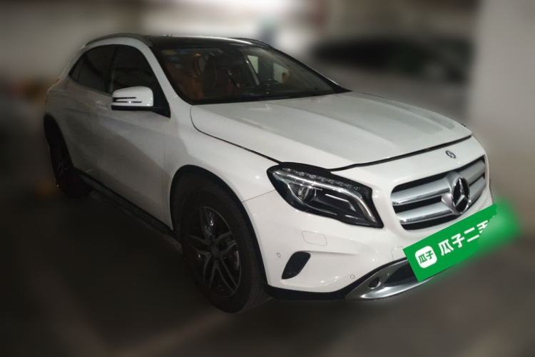 Used Mercedes-Benz GLA 2015 GLA 220 4MATIC Fashion Model Front Right 45 Deg