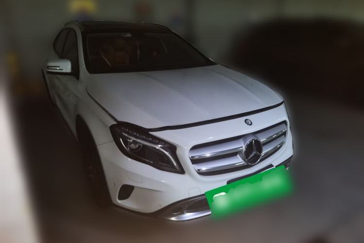 Used Mercedes-Benz GLA 2015 GLA 200 Fashion Model Front Right 45 Deg