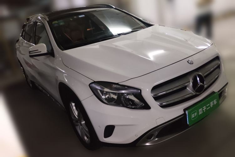 Used Mercedes-Benz GLA 2015 GLA 200 Sport Edition Front Right 45 Deg