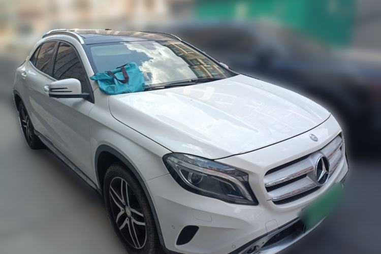 Used Mercedes-Benz GLA 2015 GLA 200 Fashion Model Front Right 45 Deg