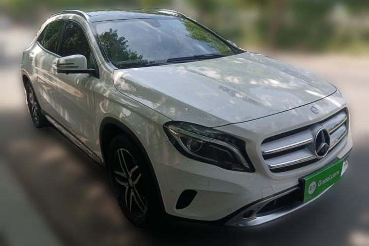 Used Mercedes-Benz GLA 2015 GLA 200 Fashion Model Front Right 45 Deg