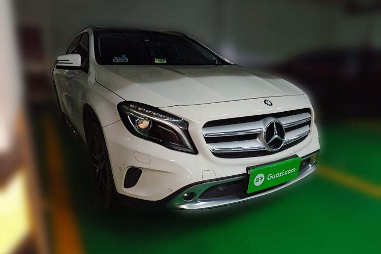 Used Mercedes-Benz GLA 2015 GLA 200 Fashion Model Front Right 45 Deg