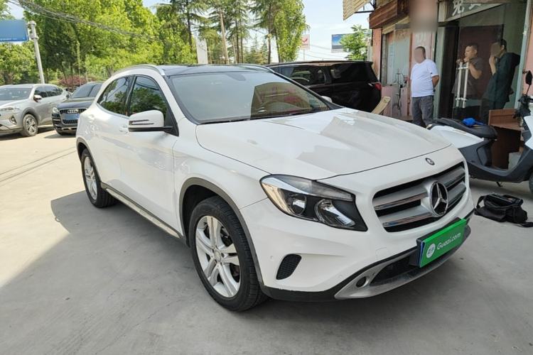 Used Mercedes-Benz GLA 2015 GLA 200 Sport Edition Front Right 45 Deg