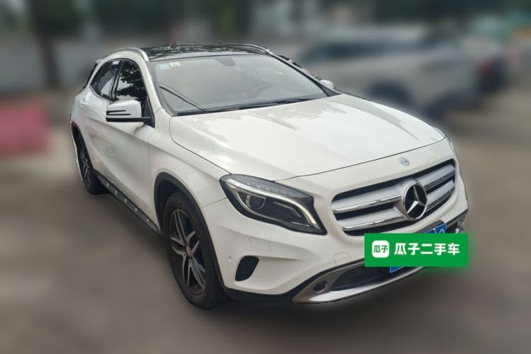 Used Mercedes-Benz GLA 2015 GLA 220 4MATIC Fashion Model Front Right 45 Deg