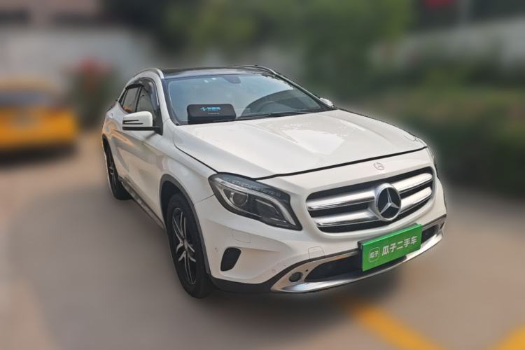Used Mercedes-Benz GLA 2015 GLA 200 Fashion Model Front Right 45 Deg