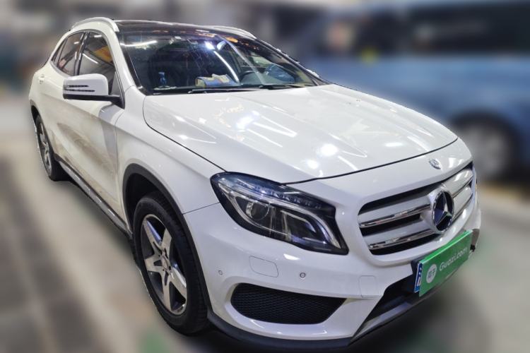 Used Mercedes-Benz GLA 2015 GLA 260 4MATIC Front Right 45 Deg