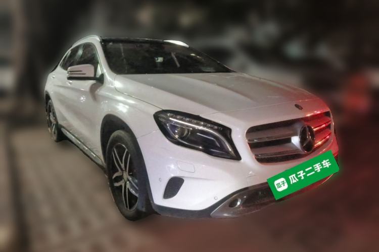 Used Mercedes-Benz GLA 2015 GLA 200 Fashion Model Front Right 45 Deg